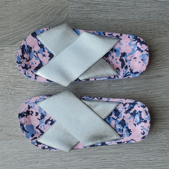 Urban Outfitters Platform Slide - Picture 1 of 3